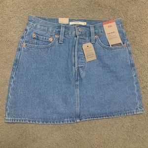 Levi’s Denim Icon Skirt